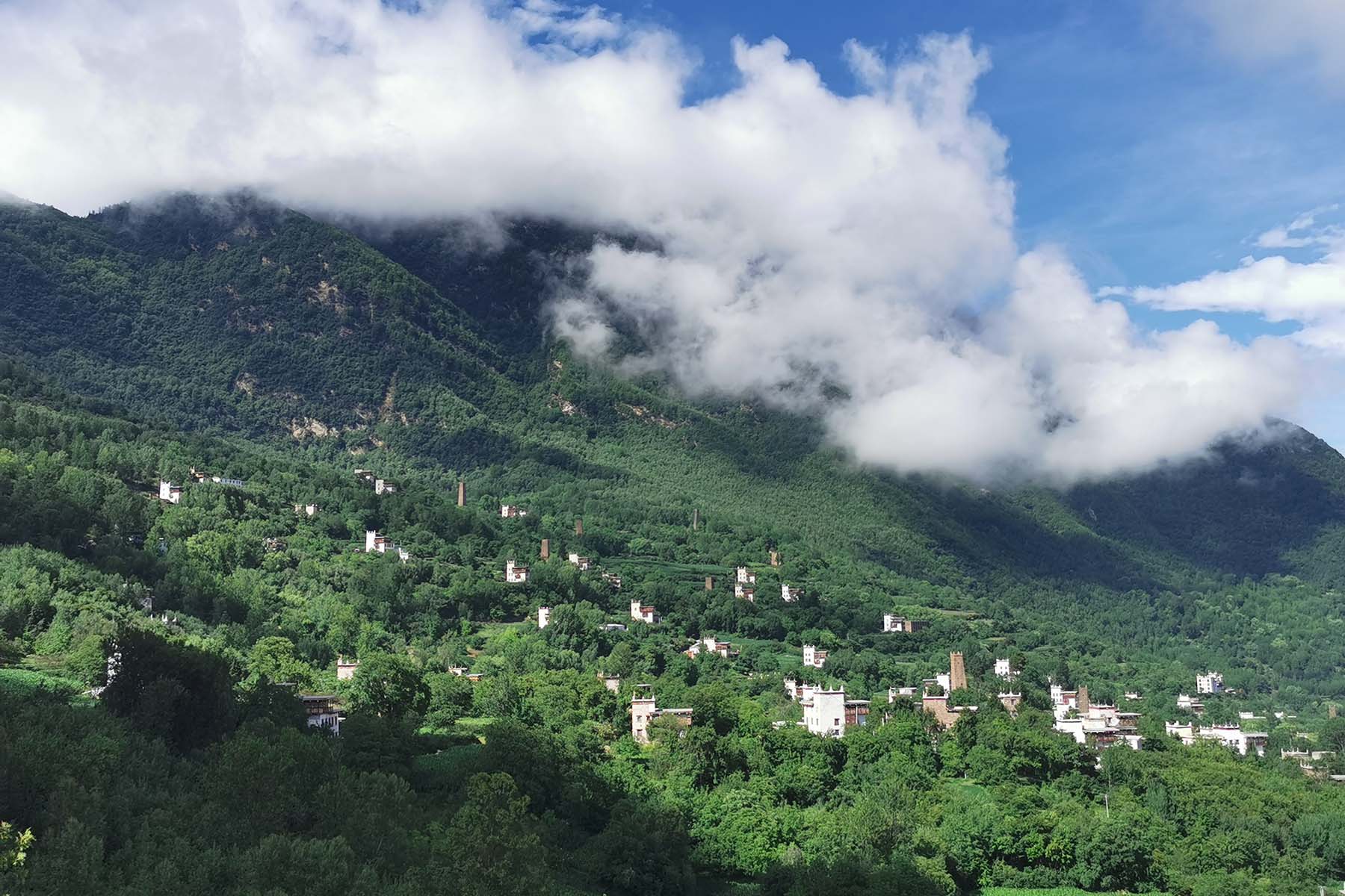 Danba Zhonglu Tibetan Village