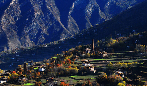 Zhonglu Tibetan Village