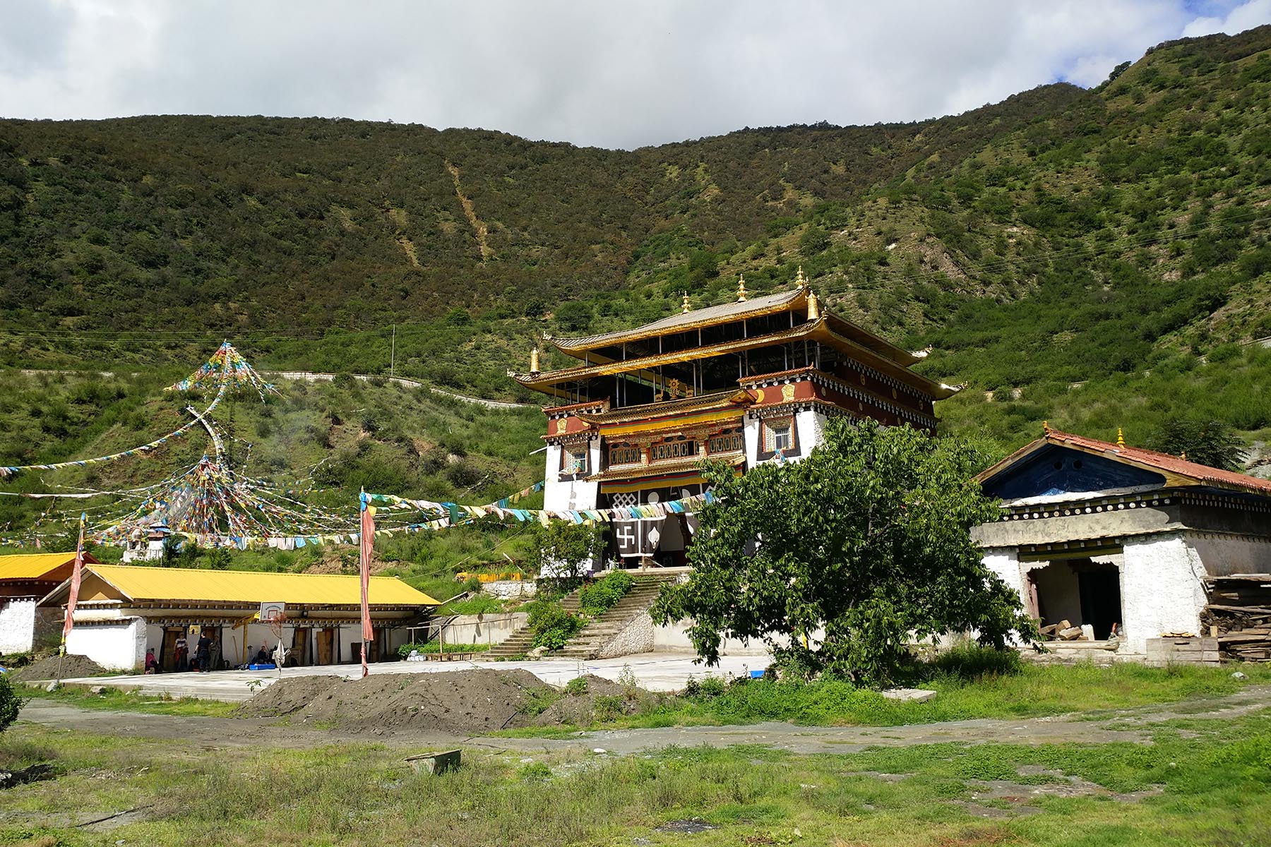 Yading Kora Trek