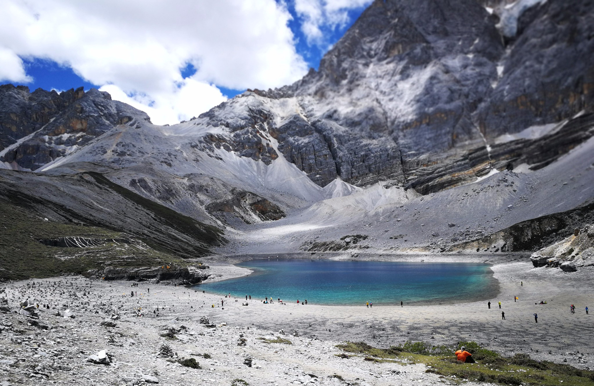 Late May in Yading