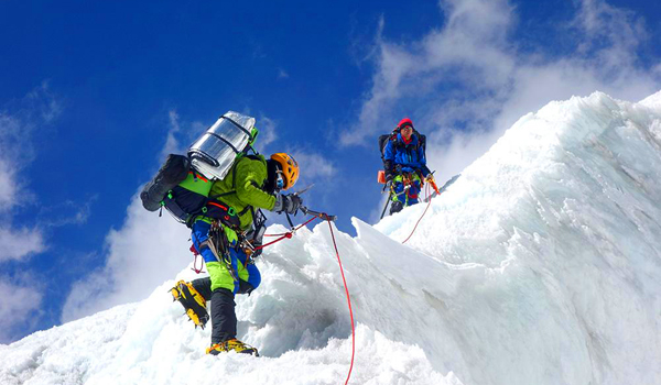 Climbing in Genyen