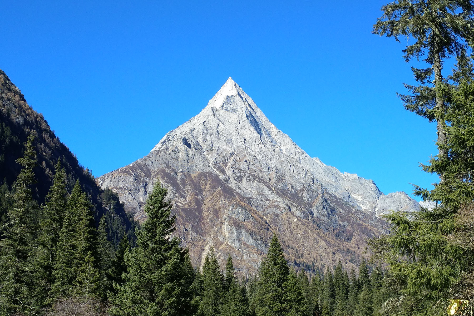 Mt. Siguniang - Pomiu Feng